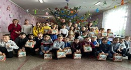 Сладости для детей и тёплые вещи для мирных жителей: «Единая Россия» отправила новые грузы на Донбасс