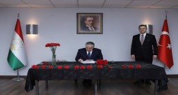 Expressing condolences at the Embassy of Turkiye