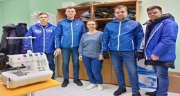 В Югре «Единая Россия» передала партию ткани движению «Шьём для наших» для пошива одежды участникам СВО