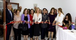 Cumhurbaşkanı Ersin Tatar’ın eşi Sibel Tatar, ‘Evrenin dili’ sergisinin açılışına katıldı