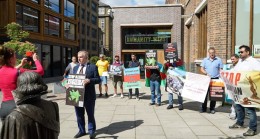 Londondakı icmamız “Amnesty İnternational” beynəlxalq təşkilatının ofisi qarşısında etiraz edib