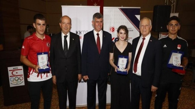 Cumhurbaşkanı Ersin Tatar, KKTC Milli Olimpiyat Komitesi (MOK) tarafından düzenlenen Olimpizm Ödülleri törenine katıldı