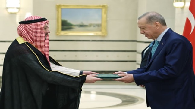 Suudi Arabistan büyükelçisinden güven mektubu