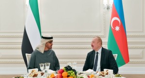 İlham Aliyev adına ülkemize resmi ziyarette bulunan Birleşik Arap Emirlikleri Devlet Başkanı Şeyh Muhammed bin Zayed Al Nahyan onuruna resmi bir ziyafet düzenlendi.