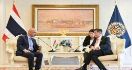 Tacikistan Büyükelçisinin Tayland Başbakan Yardımcısı – Ticaret Bakanı ile görüşmesi