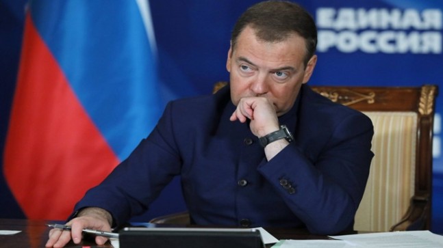 Dmitry Medvedev: Terör saldırısında ölenlerin ailelerine içten başsağlığı diliyorum