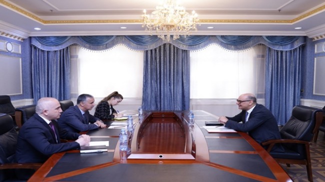 Bakan Birinci Yardımcısının Avrupa İmar ve Kalkınma Bankası Tacikistan Cumhuriyeti Temsilciliği Başkanı ile Toplantısı