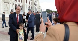 Cumhurbaşkanı Ersin Tatar, Hala Sultan Camisi’nde düzenlenen Din Görevlileri Bayramlaşma ve Öğlen Yemeği’ne katıldı