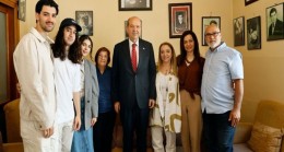 Cumhurbaşkanı Ersin Tatar, şehit yakınlarını ziyaret etti