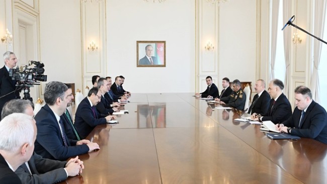 İlham Aliyev, Cumhurbaşkanlığı İdaresi Komite Başkanı başkanlığındaki heyeti kabul etti