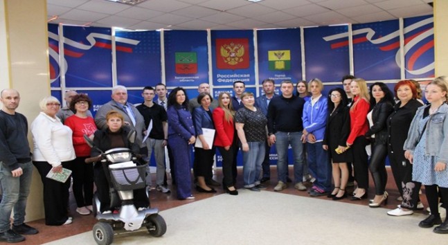 Zaporozhye bölgesinde Birleşik Rusya gönüllülere şükran mektupları sundu